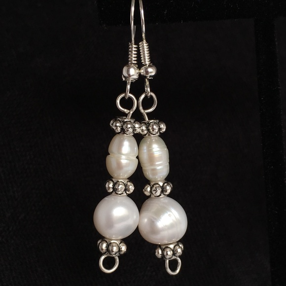 New Handmade Fresh Water Pearl Earrings - Picture 2 of 2